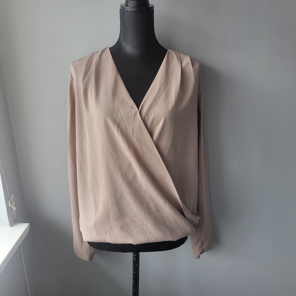 ✨️3 for $15✨️Streetwear society breezy long sleeve faux wrap top - Size Large - Picture 2 of 7